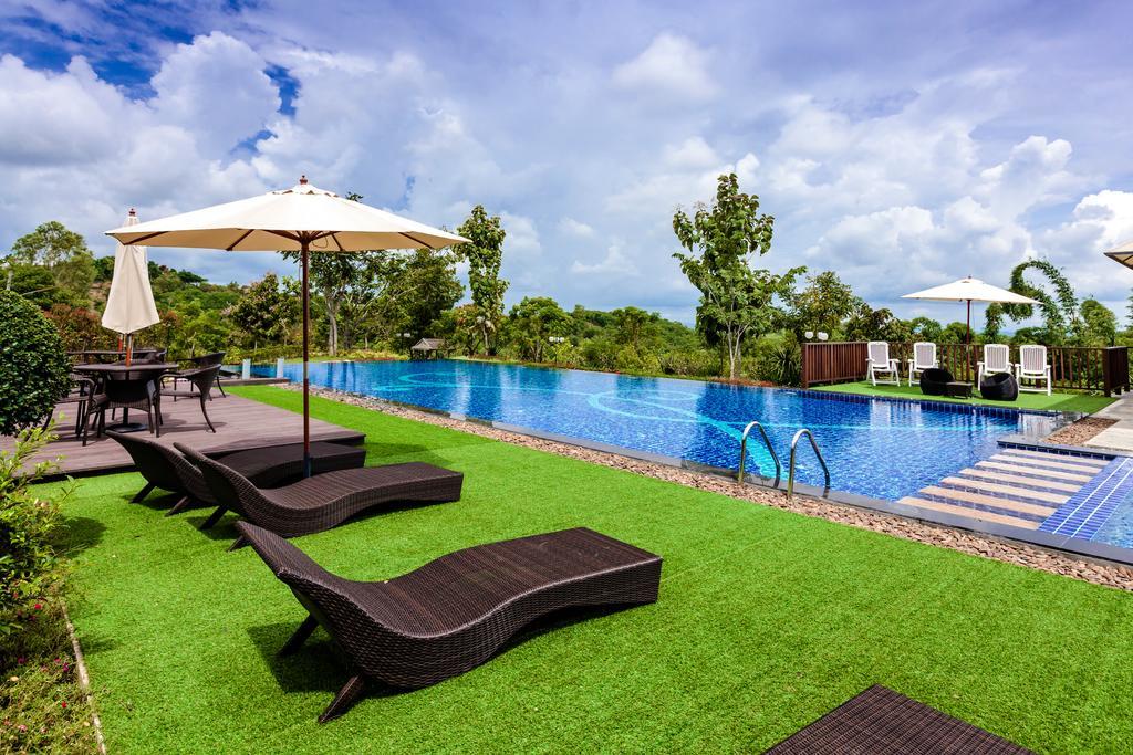 Phukumhom Khao Yai Hotel Wangkata Bagian luar foto