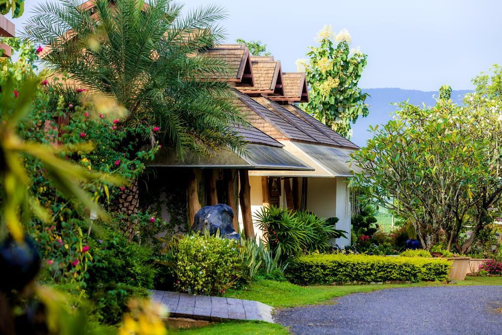 Phukumhom Khao Yai Hotel Wangkata Bagian luar foto