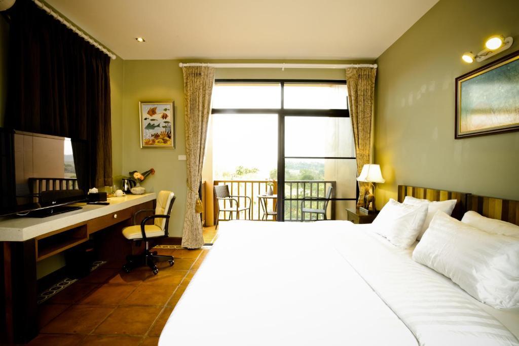 Phukumhom Khao Yai Hotel Wangkata Bagian luar foto