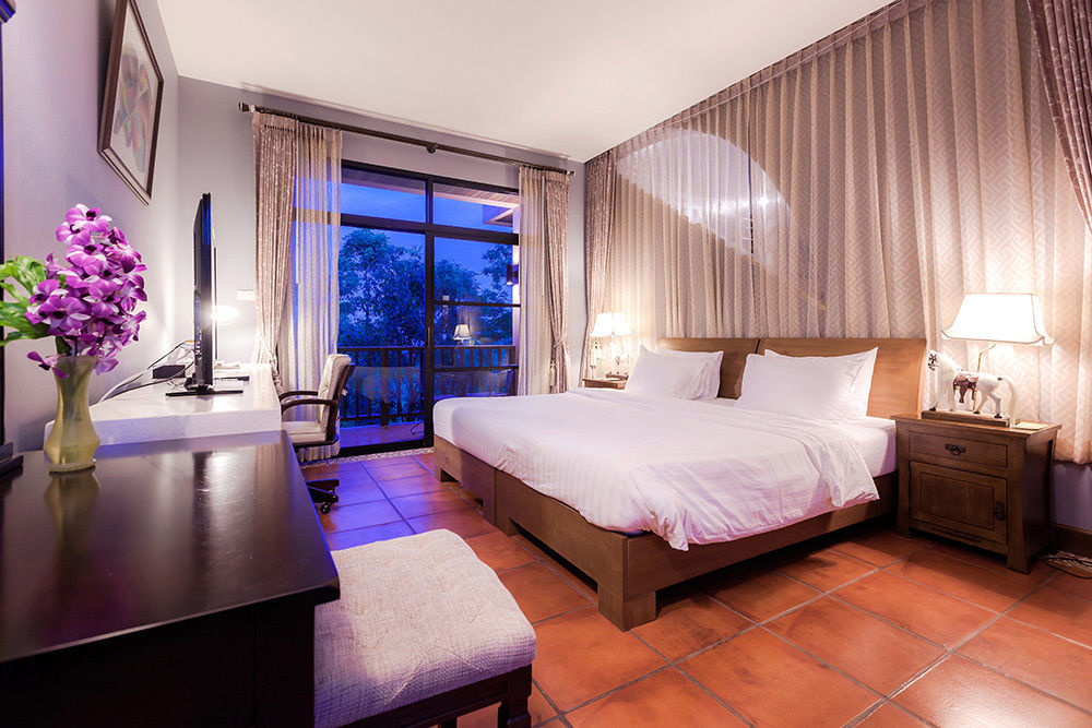 Phukumhom Khao Yai Hotel Wangkata Bagian luar foto