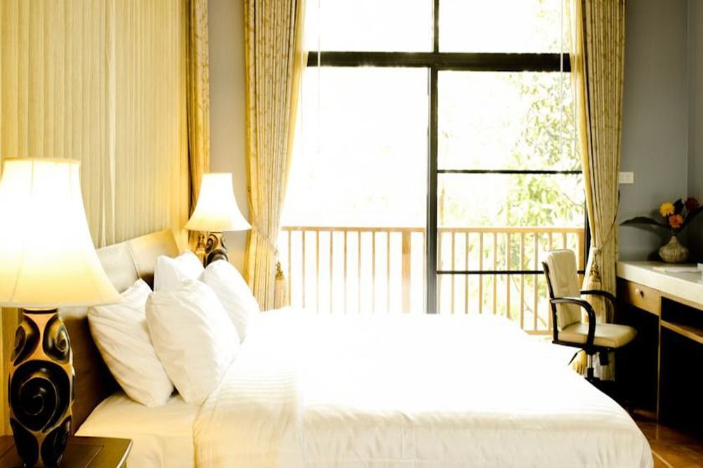 Phukumhom Khao Yai Hotel Wangkata Bagian luar foto