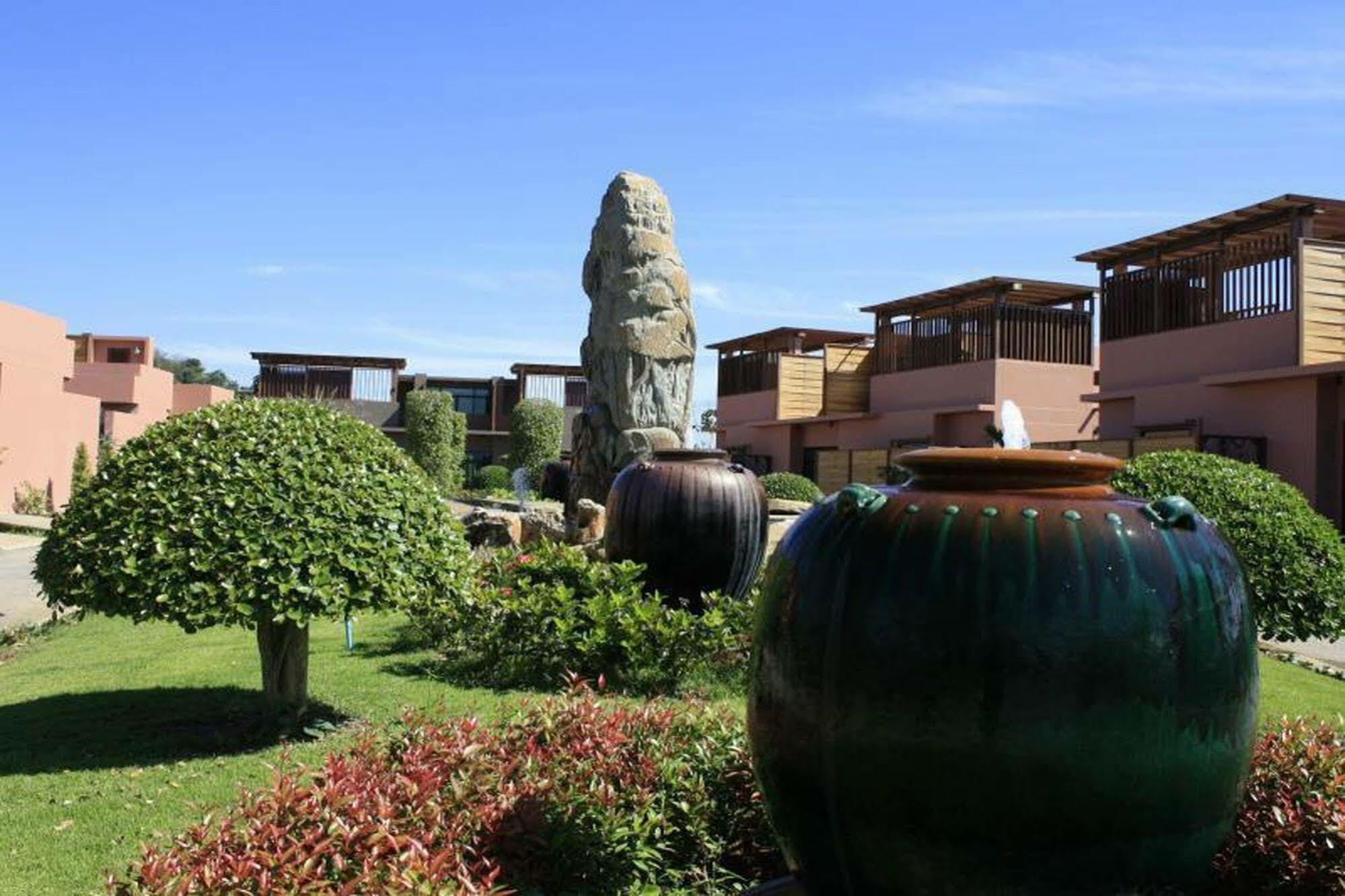 Phukumhom Khao Yai Hotel Wangkata Bagian luar foto